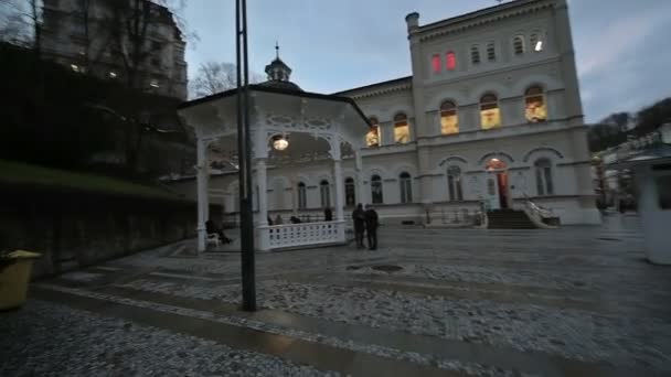 Karlovy Vary Cidade noturna — Vídeo de Stock