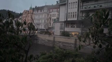 Karlovy Vary akşam şehir