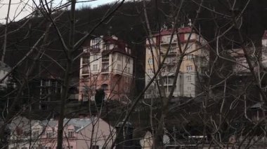 Karlovy Vary akşam şehir