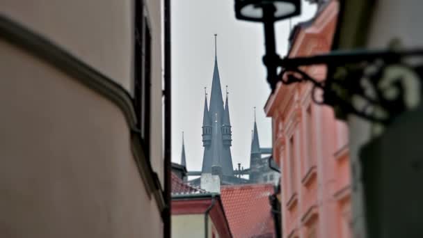 Praga calle, edificio castillo — Vídeo de stock