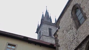 Nehirler köprülerde. Prag