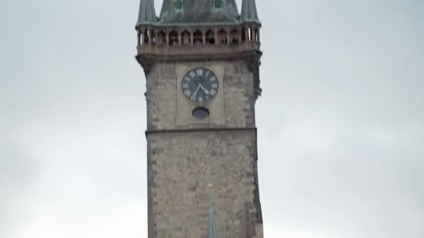 Πύργος της πόλης Πράγα. Χειμώνας — Αρχείο Βίντεο