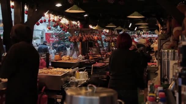 Boże Narodzenie traktuje, Budapeszt, Węgry — Wideo stockowe
