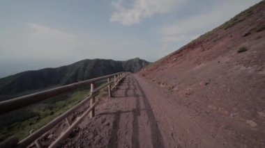 Parça Vezüv Yanardağı.