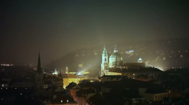 Prag 'ın gece manzarası