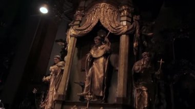 Tapınak kilise iç