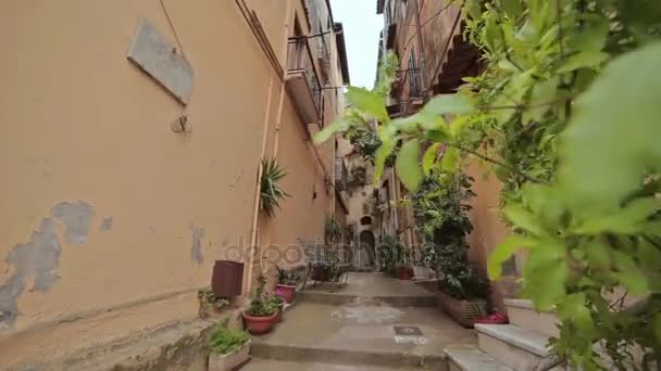 Passeggiare per la città Minturno Italia — Video Stock