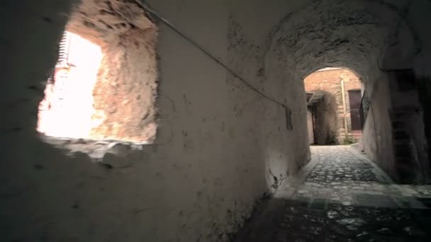 Paseo por las catacumbas de la ciudad Minturno Italia — Vídeos de Stock