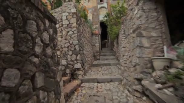 Promenade dans les catacombes de la ville Minturno Italie — Video