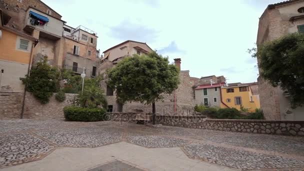 Περπάτημα γύρω από την πόλη Minturno Ιταλία — Αρχείο Βίντεο