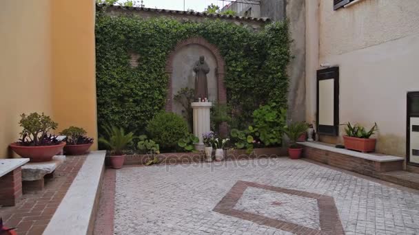 Antiguo altar de la calle Minturno . — Vídeo de stock