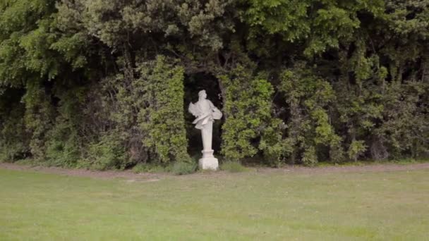 Estatuas y esculturas situadas en el parque Della Reggia di Caserta — Vídeos de Stock