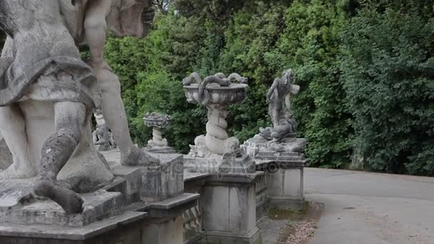 Della Reggia di Caserta. Statues and fountains — Stockvideo