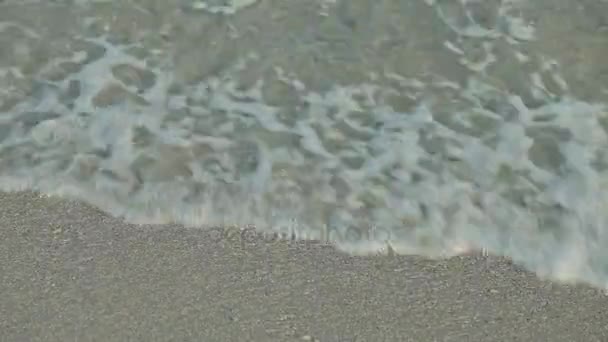 Spiagge spagnole a Maiorca. Mare surf, onde e luce del sole abbagliamento . — Video Stock