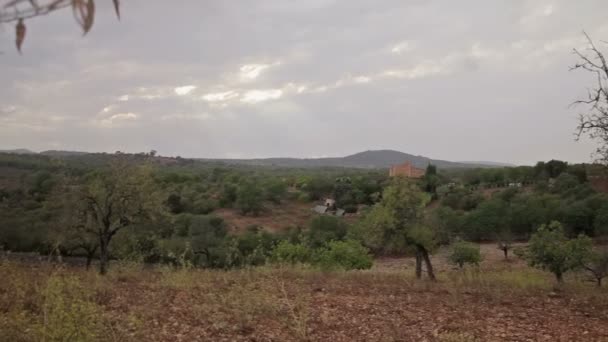 Granjas en los suburbios de Cala Mendia — Vídeos de Stock