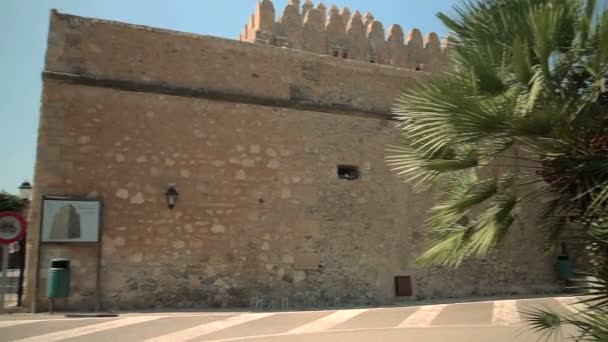 スペインのマヨルカ島の古い要塞博物館. — ストック動画