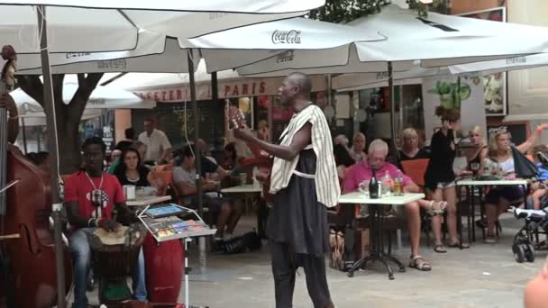 Palma de Mallorca, straat musici. — Stockvideo