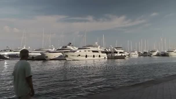 Nábřeží, jachet parkování Palma de Mallorca — Stock video
