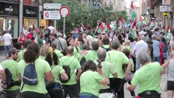 Speech batteristi per le strade della città . — Video Stock