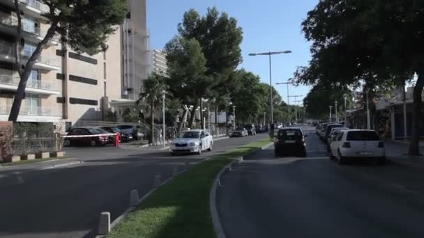 Straten van het resort stad van Magaluf. — Stockvideo