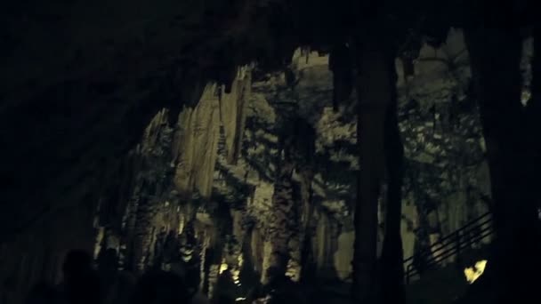 Excursion to the cave DArta on the island of Mallorca. — Stock Video