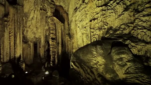 Excursion to the cave DArta on the island of Mallorca. — Stock Video