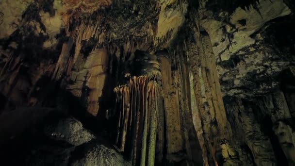 Utflykt till grottan Birgitta på ön Mallorca. — Stockvideo