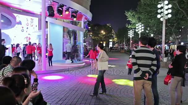 Evening streets of Shanghai. — Stock Video