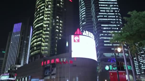 Kvällen gatorna i Shanghai. — Stockvideo