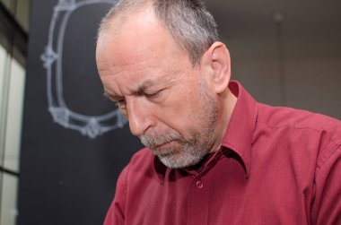 Gözlüklü adam closeup