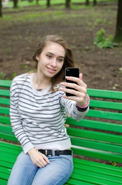 Genç kız selfie yapma