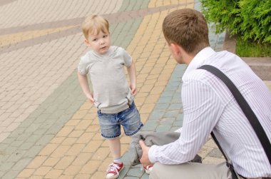 Having oyunculuk ile Eğer küçük bebek çocuk babasıdır