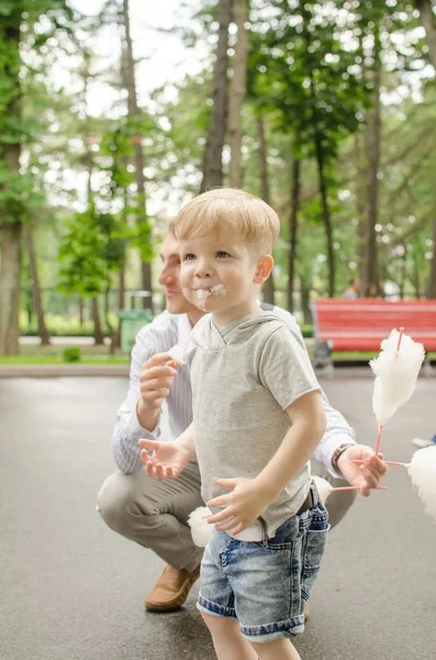 pamuk şeker babası ile erkek bebek