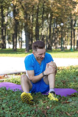 adam bacağını mindere zarar