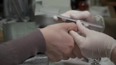 Eldiven manikür master closeup jel Lehçe alır