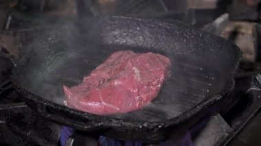 Bir tavada pişirme lezzetli kazık
