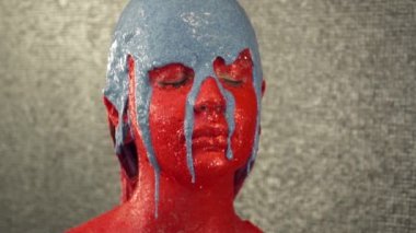 Mavi renk closeup kızlar yüz yavaş hareket yağıyor