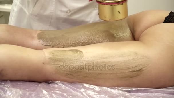 Closeup of the body wrap therapy — Stock Video