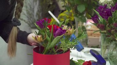 Çiçekçi Çiçek çiçek kutusu ekleme