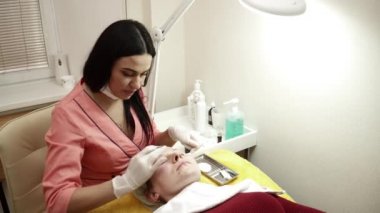 Şevval Özçelik Güzellik jel ile kadının yüz sonra anti kapsayan yordam yaşlanma