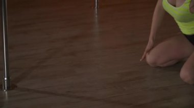 Güzel egzotik dans striptiz ayakkabı genç kadın tarafından
