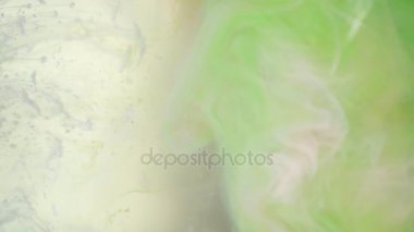 Beyaz arka plan doku su dökme açık yeşil renk mürekkep