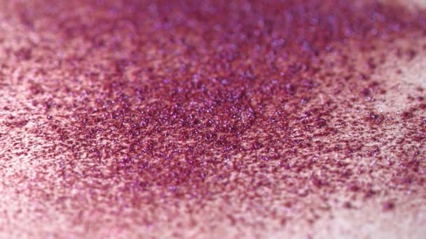 Shimmer chaminic rosa no fundo branco, movimento lento abstrato — Vídeo de Stock