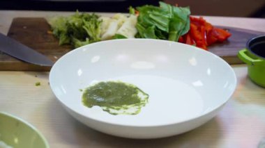 Kase lezzetli sos yapımında Şef closeup