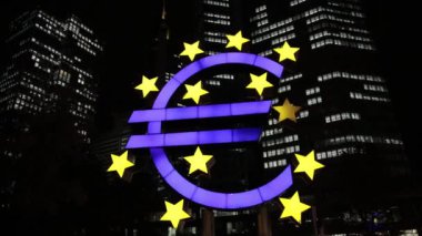 Ünlü Alman Şehir Sembolü Euro İşareti Frankfurt İkonik Simgesi