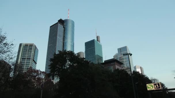 Frankfurt is not just steal it has agood environment is well. — Stock Video