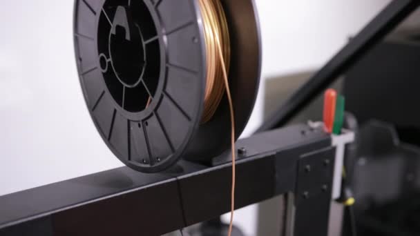 3D technology the printer head prints a plastic part — ストック動画