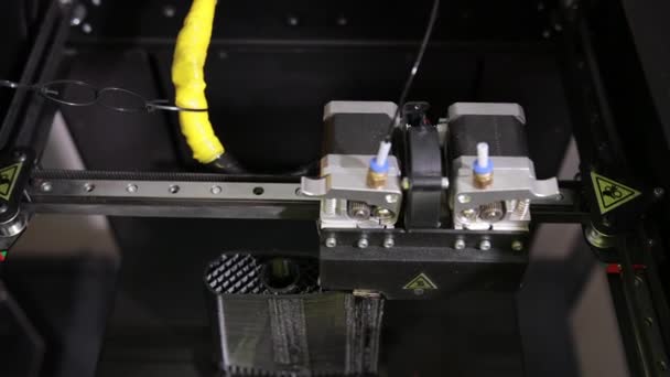 3D технологія крупним планом друку головки принтера продукт пластикової частини . — стокове відео