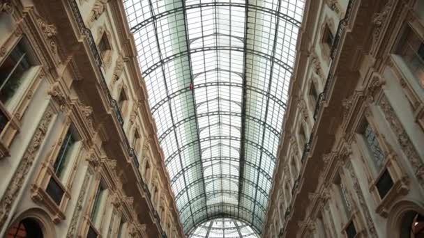 Galleria Vittorio Emanuele II en Milán, Italia. — Vídeos de Stock