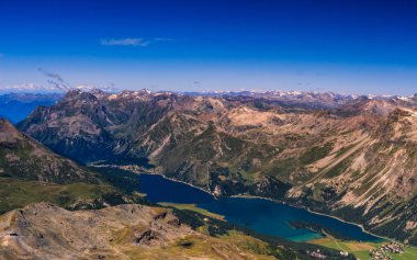 Corvatsch 3303m dan Silsersee.